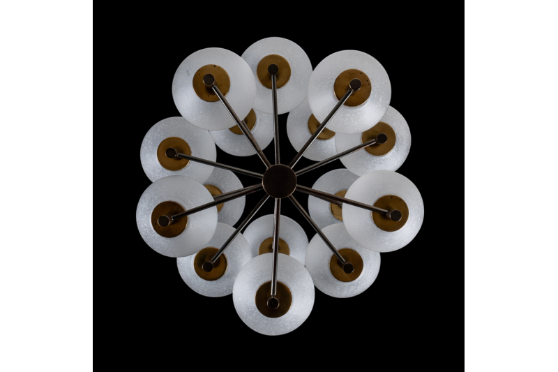 Italian chandelier with 15 gilded brass arms 1970