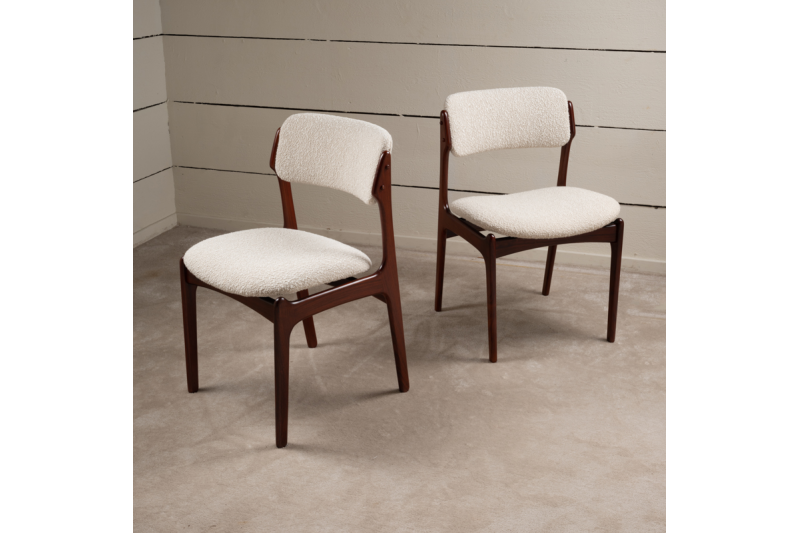 Attractive set of 12 Scandinavian chairs in solid rosewood