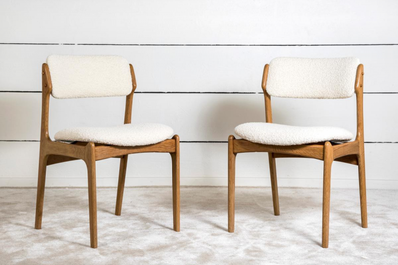 Chaise scandinave en chêne massif années 60 X8