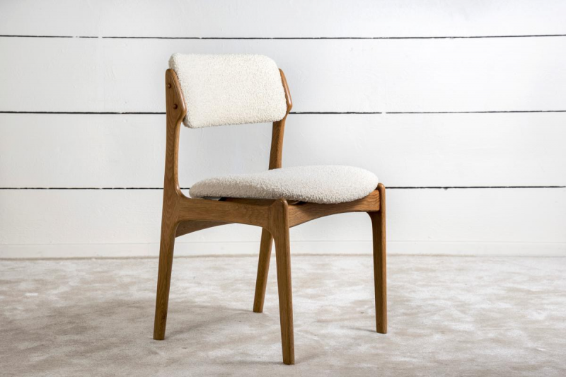 Chaise scandinave en chêne massif années 60 X8