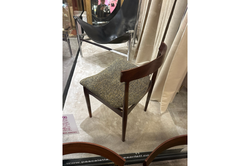 1960 Set of 6 Scandinavian walnut chairs