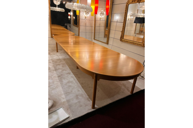 Très grande Table scandinave de 4 mètres en chêne clair 1960
