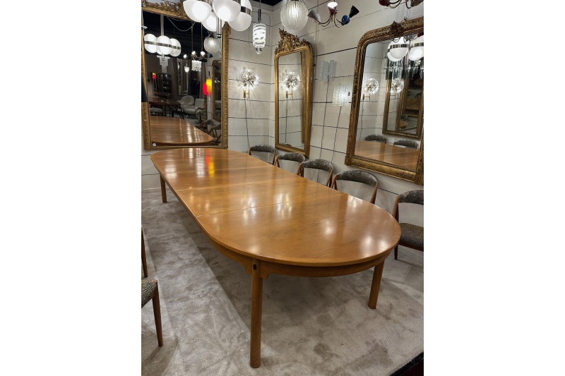 Très grande Table scandinave de 4 mètres en chêne clair 1960