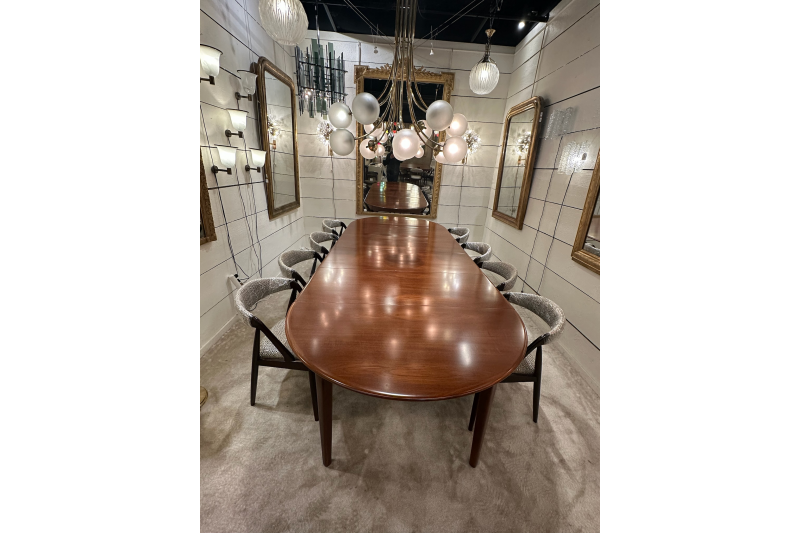 Very large Scandinavian table for 10-12 people