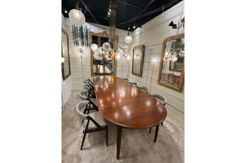 Very large Scandinavian table for 10-12 people