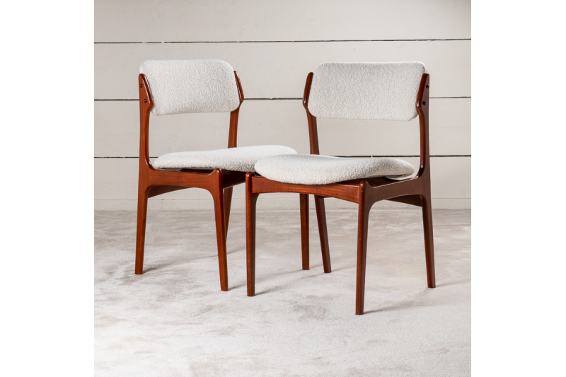 Bel ensemble de 12 chaises scandinaves en teck