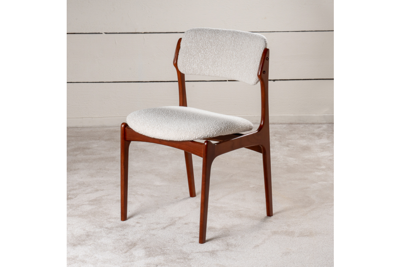 Bel ensemble de 6 chaises scandinaves en teck