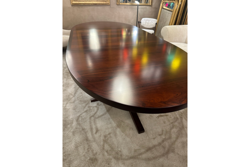Très Grande table scandinave ovale en palissandre 1960