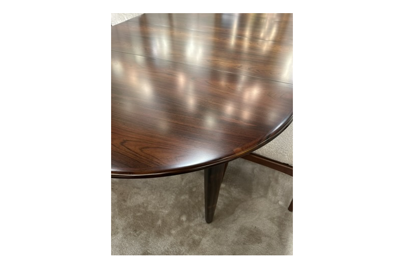 Table scandinave en palissandre pour 12 personnes