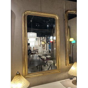 Miroir français en bois doré avec...