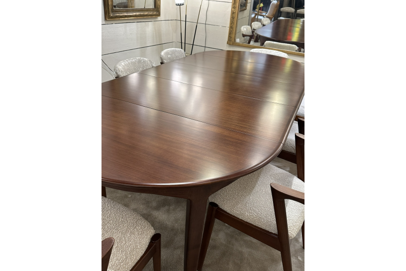 Grande table scandinave pour 8 personnes