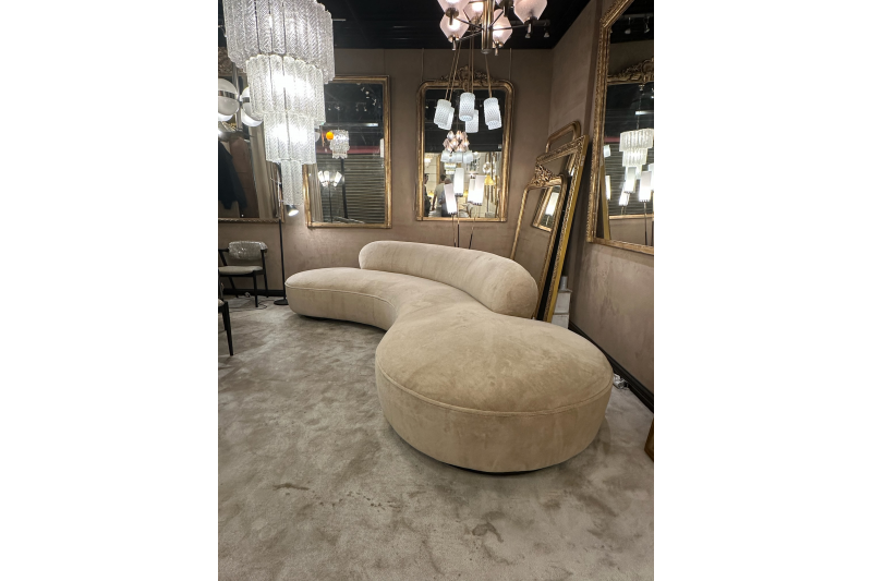 Large Serpentine sofa designed by Vladimir Kagan