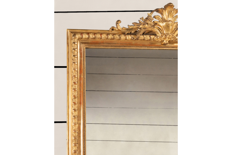 Elegant miroir de cheminée en bois doré et sculpté - Napoléon III
