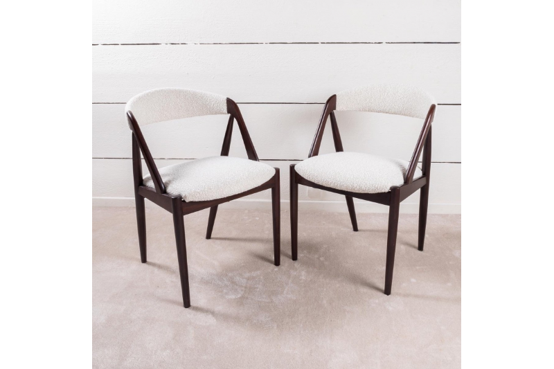 8 chaises scandinaves en teck foncé 1960